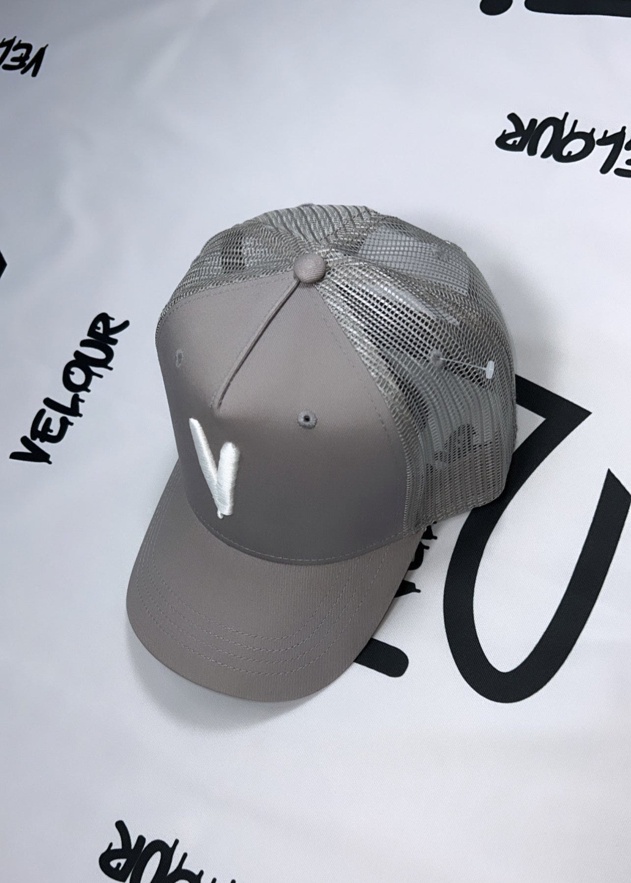 ‘ V ’ CAP - GREY