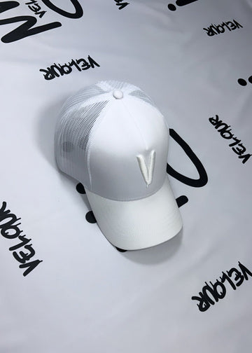 ‘ V ’ CAP - WHITE